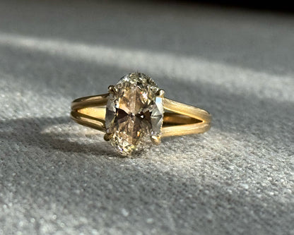 The Maggie - Split Shank Vintage-Inspired Ring with a Hidden Halo Lab Grown Diamond